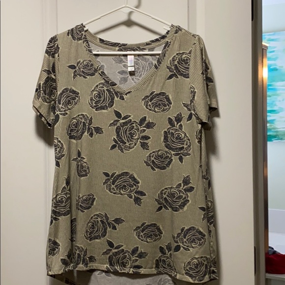 LuLaRoe Christy Shirt - Picture 1 of 3